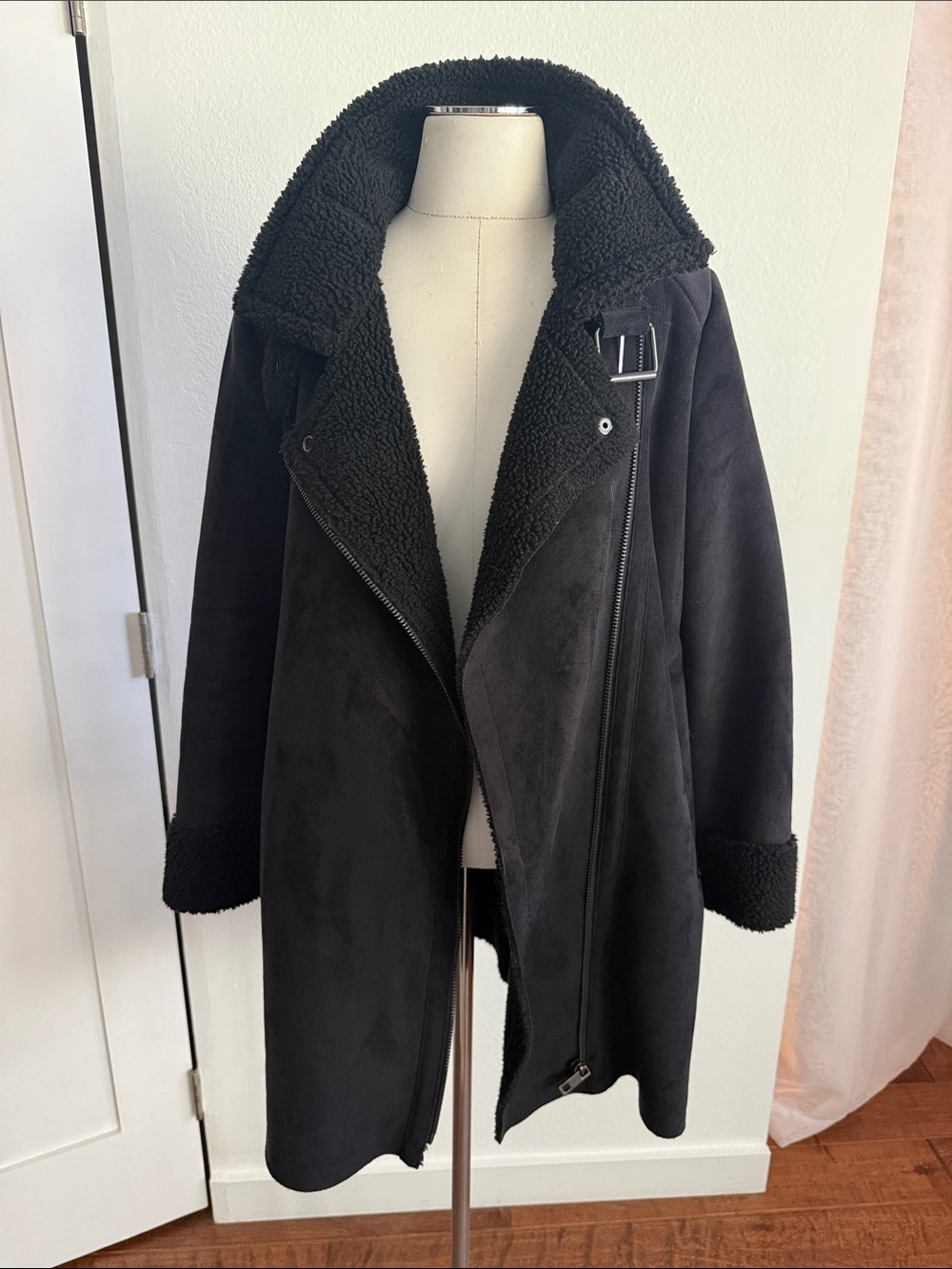 Black Faux-Shearling Teddy Coat with Buckle Collar
